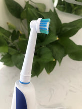 Load image into Gallery viewer, Tooth Brush Electric Oscillate Type BH-125 - MadHug - Beauty Store
